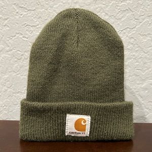 Toddler/infant Carhartt beanie in green. Been worn a couple times.